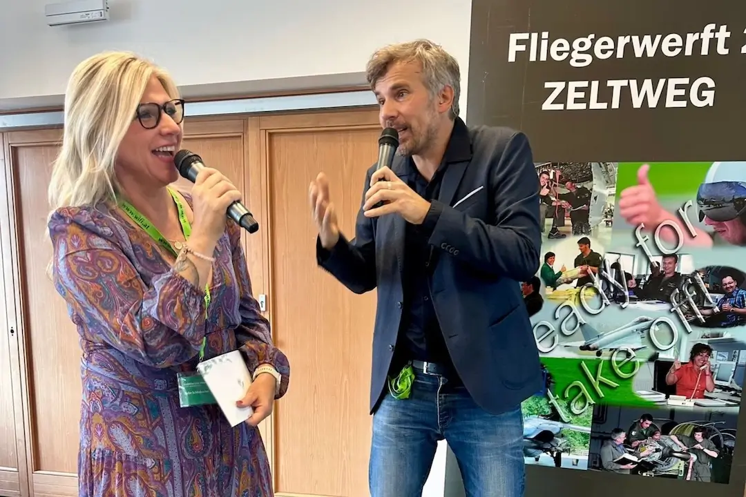 Heike Schönbacher und Thomas Kamenar bei gemeinsamer Moderation in Zeltweg